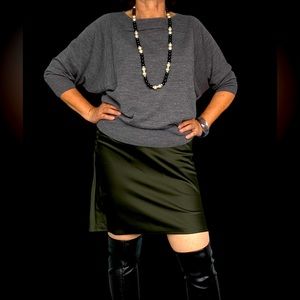 Ann Taylor LOFT knitted gray top elegant & classic Size M excellent condition